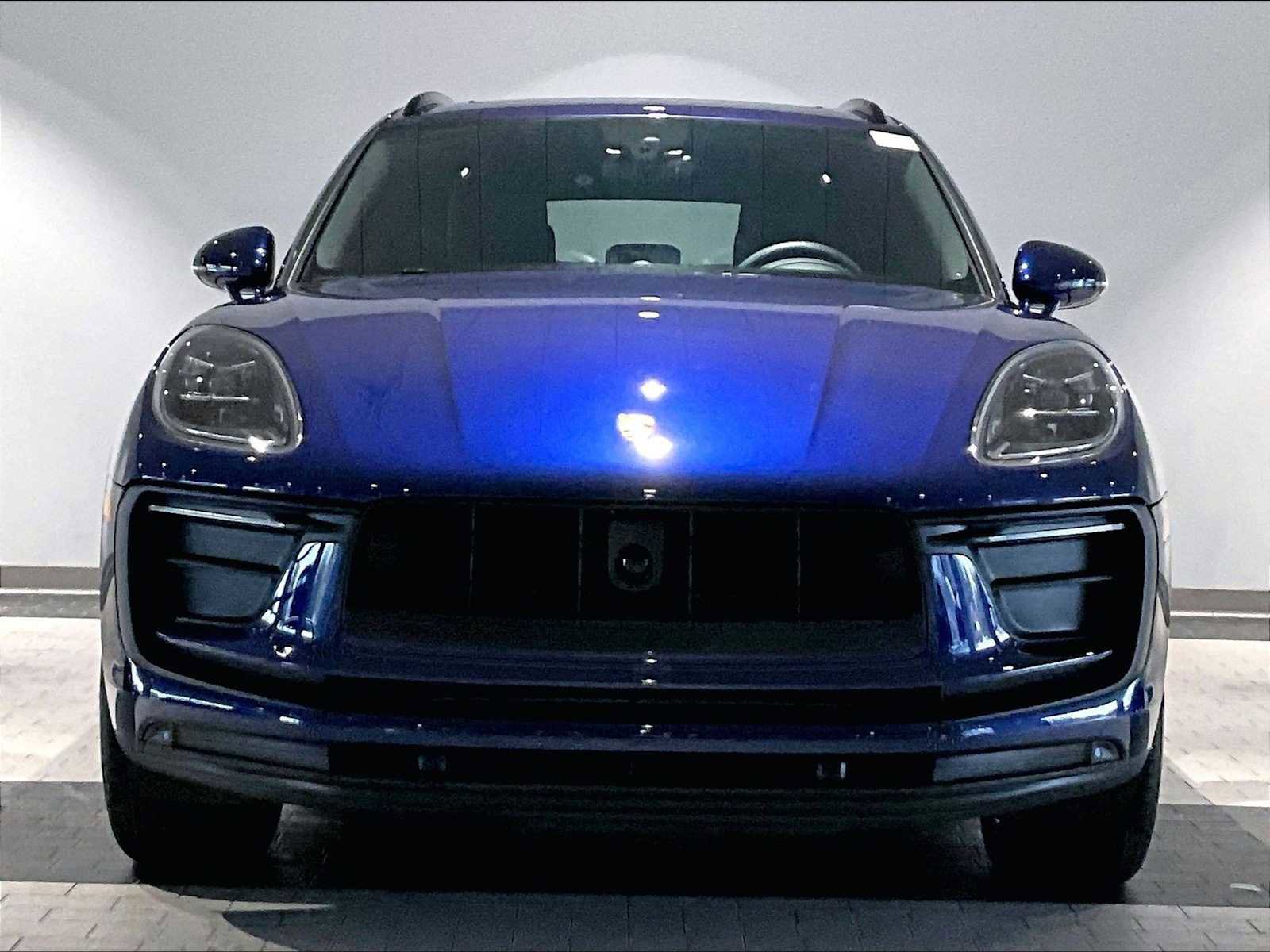 Used 2025 Porsche Macan image 13