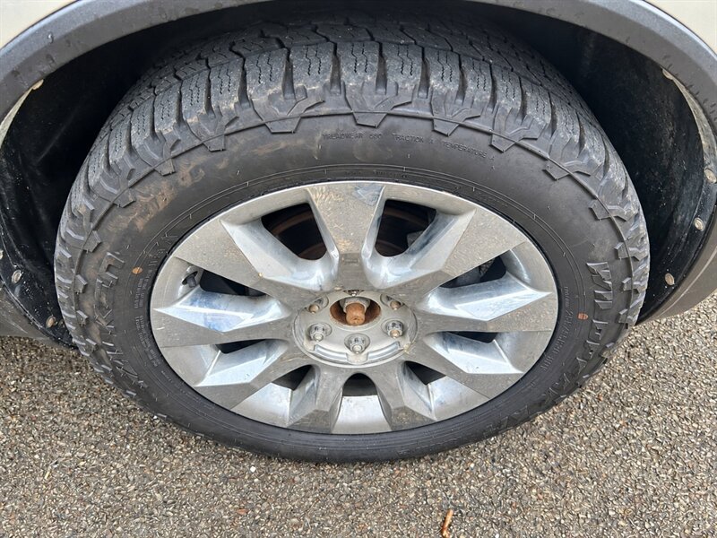 Used 2010 Buick Enclave CXL w/ Trailering Provision Package AWD/4WD image 28