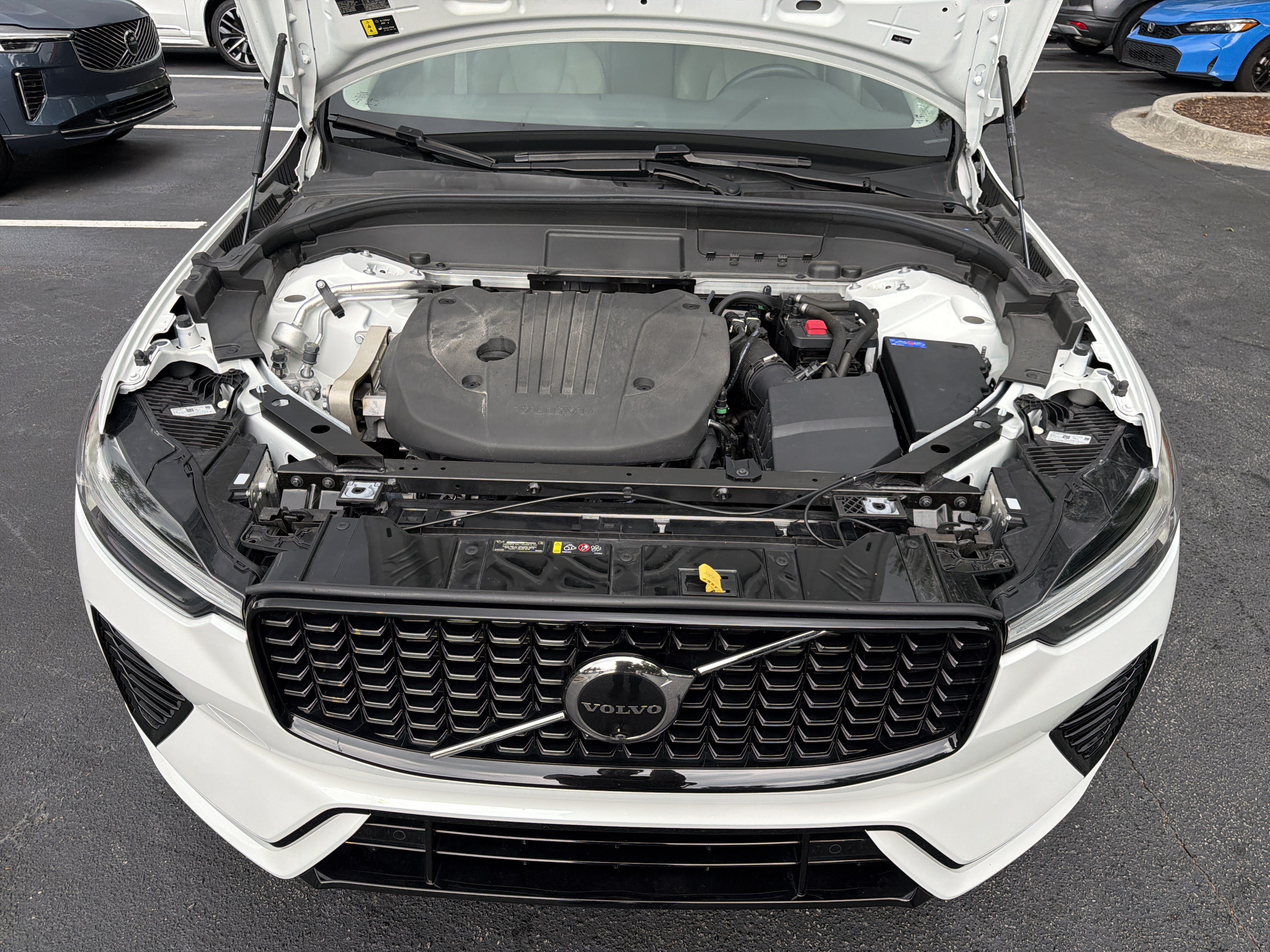 Certified 2024 Volvo XC60 B5 Plus w/ Protection Package Premier AWD/4WD image 36