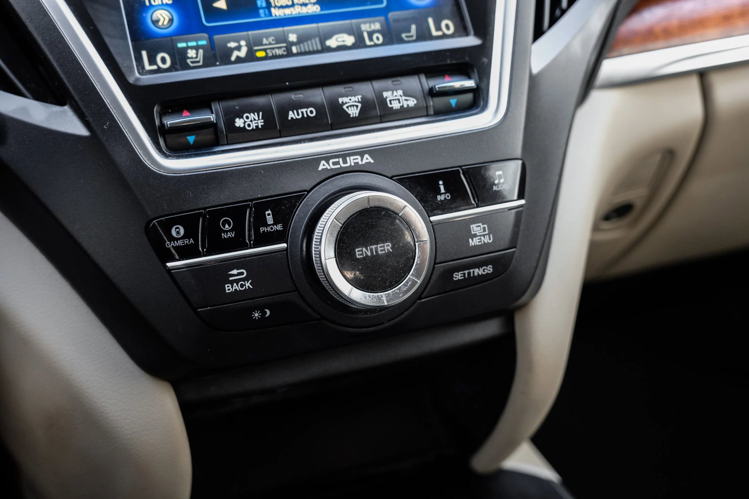 Used 2017 Acura MDX SH-AWD Sport Utility 4D image 31