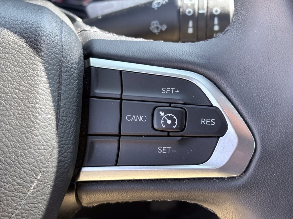 Used 2024 Jeep Compass Latitude AWD/4WD image 14
