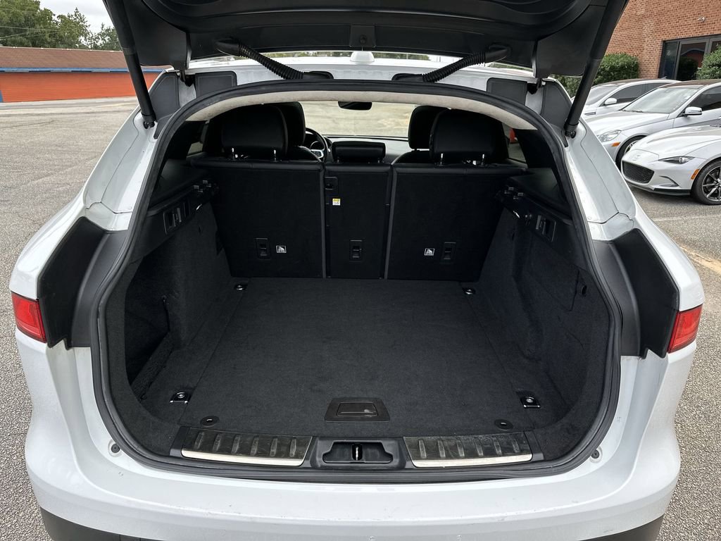 Used 2019 Jaguar F-PACE Prestige image 24