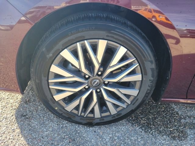 Used 2024 Nissan Altima 2.5 SV image 23