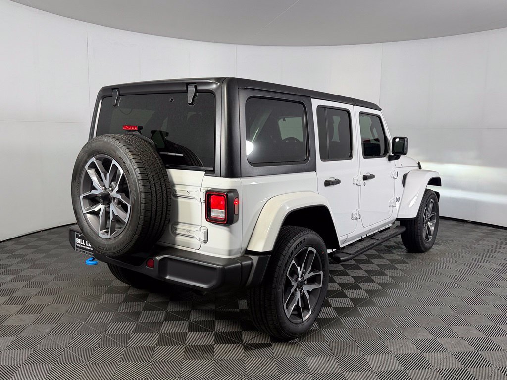 Used 2024 Jeep Wrangler Unlimited w/ Convenience Group AWD/4WD image 7