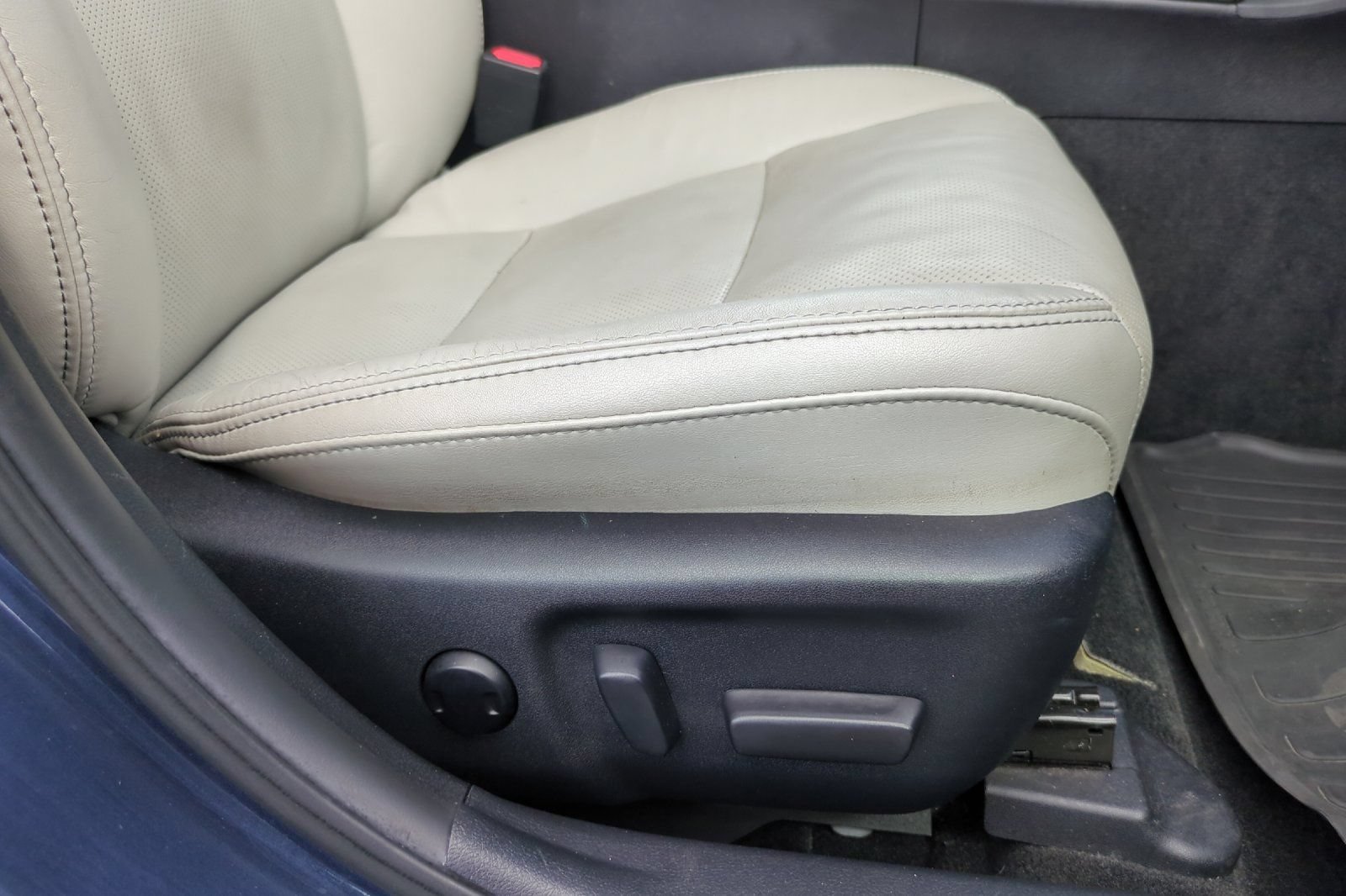 Used 2016 Toyota Avalon XLE Plus FWD image 23