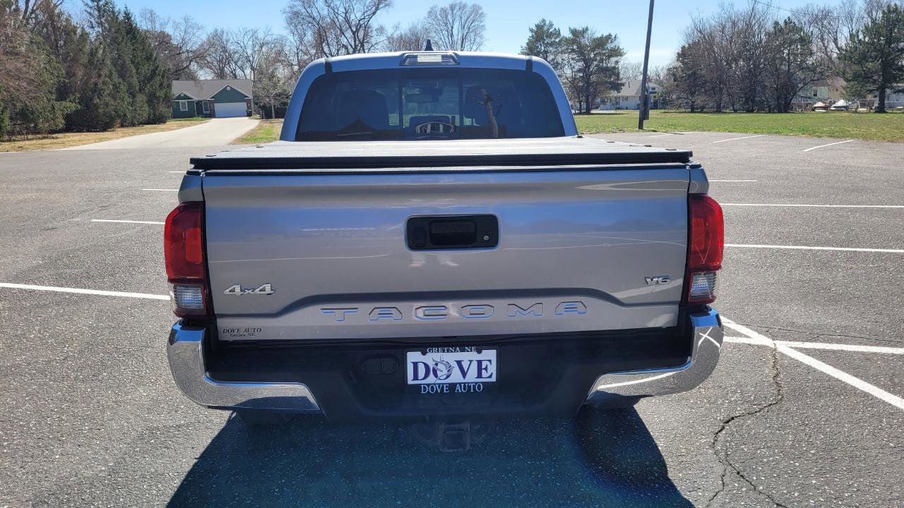 Used 2020 Toyota Tacoma SR5 AWD/4WD image 5