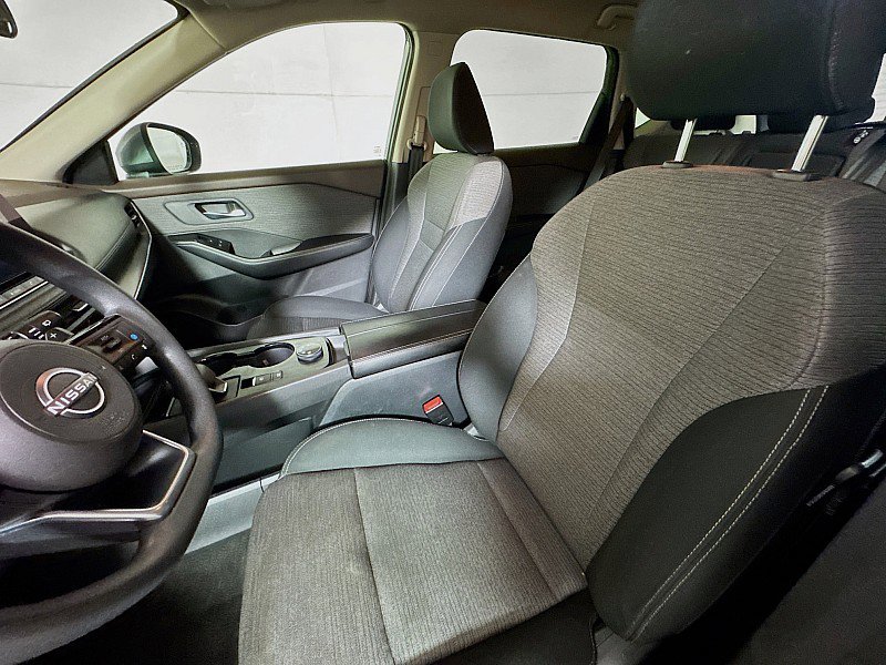 Used 2023 Nissan Rogue SV image 11