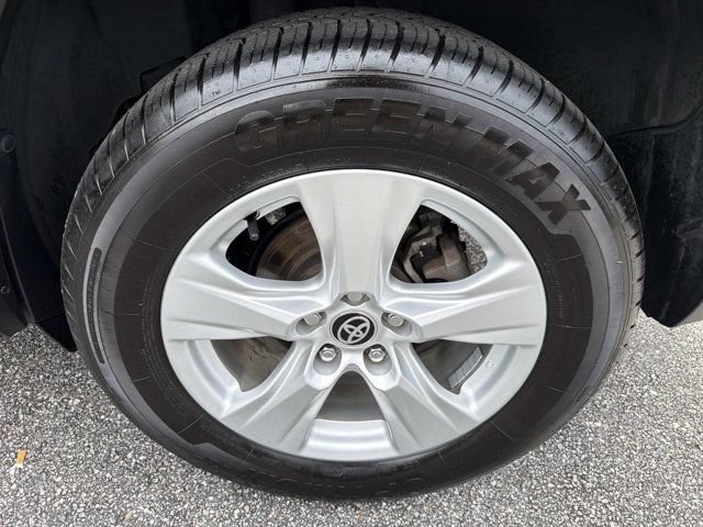 Certified 2020 Toyota RAV4 XLE w/ Convenience Package FWD image 33