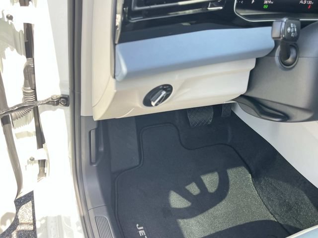 Used 2026 Volkswagen Jetta SE FWD image 33