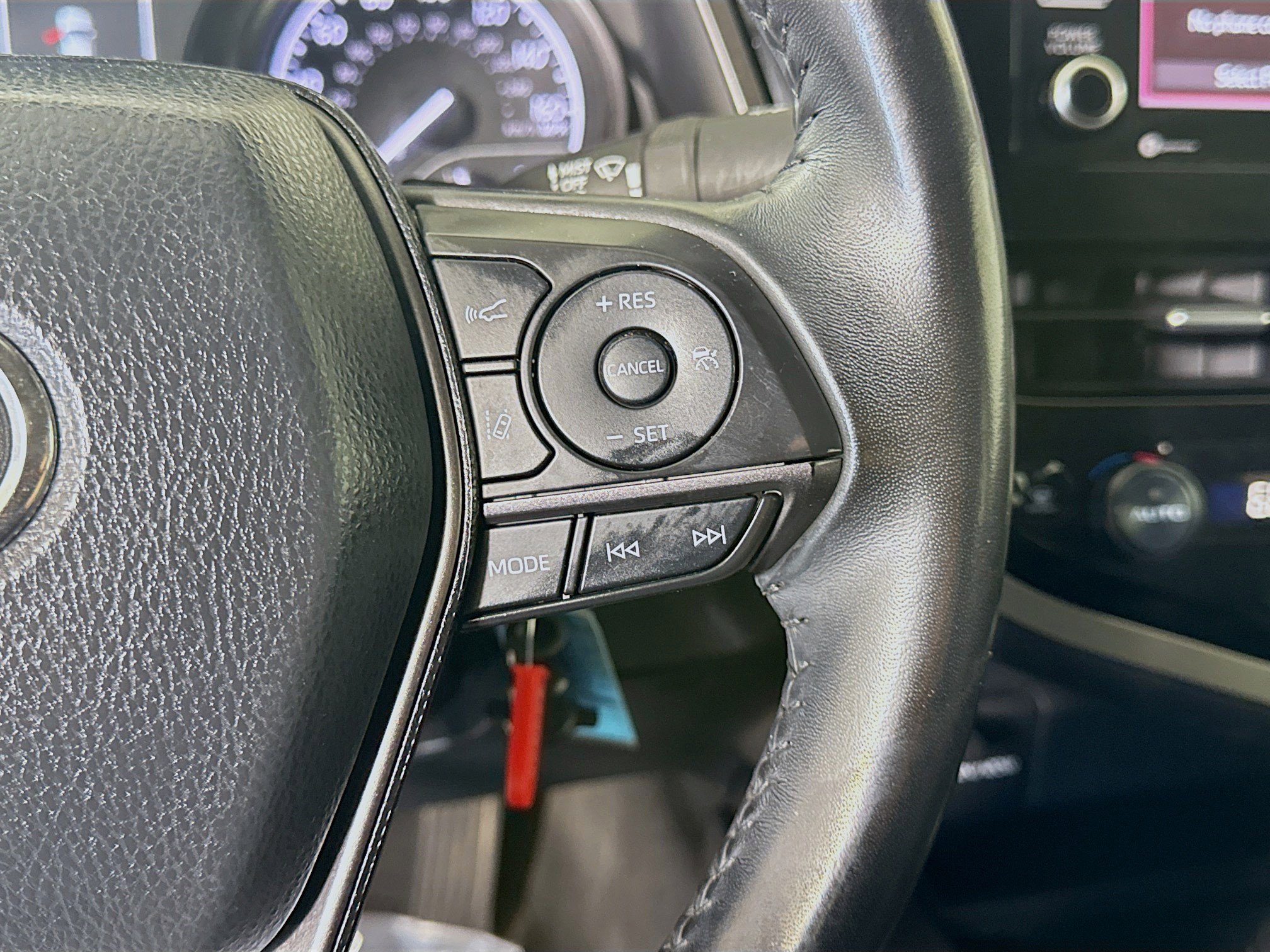 Used 2024 Toyota Camry SE image 15