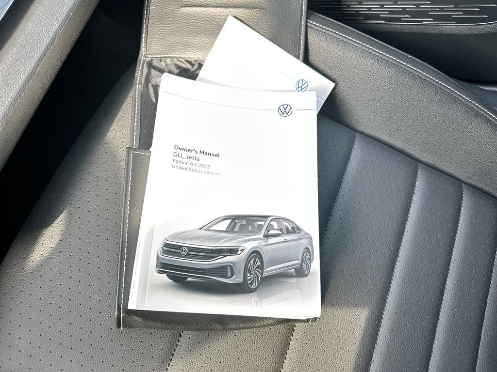 Used 2024 Volkswagen Jetta SE image 27