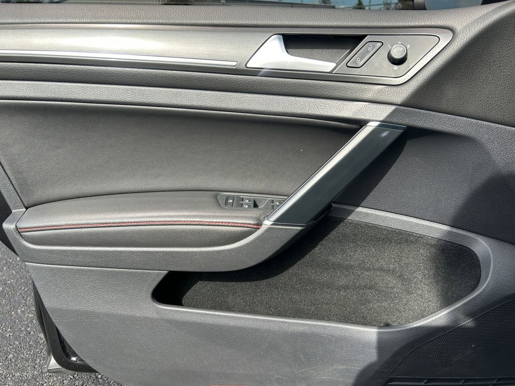Used 2019 Volkswagen GTI SE image 22