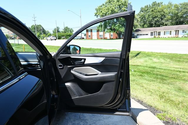 Used 2023 Acura MDX w/ Technology Package AWD/4WD image 17