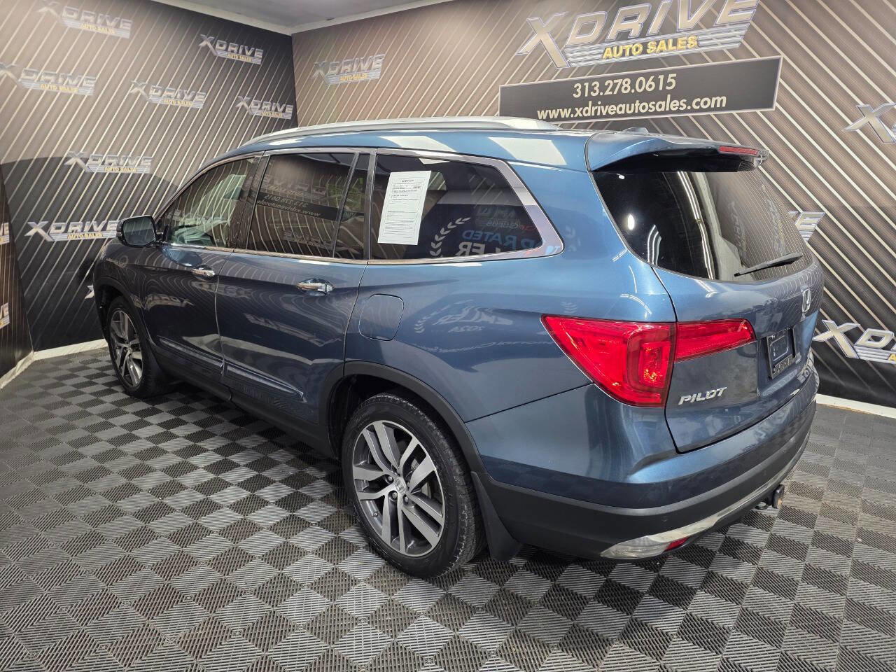 Used 2017 Honda Pilot Touring image 8