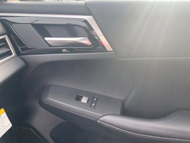 New 2025 Mitsubishi Outlander SE image 33