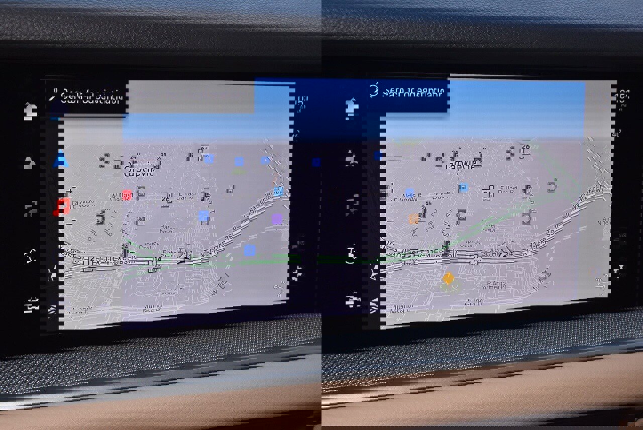 Used 2025 Porsche Cayenne image 27