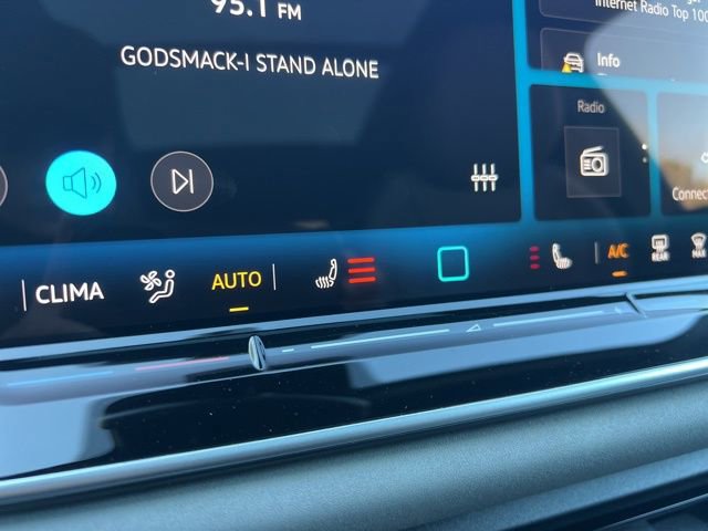 New 2026 Volkswagen Tiguan SE R-Line image 16