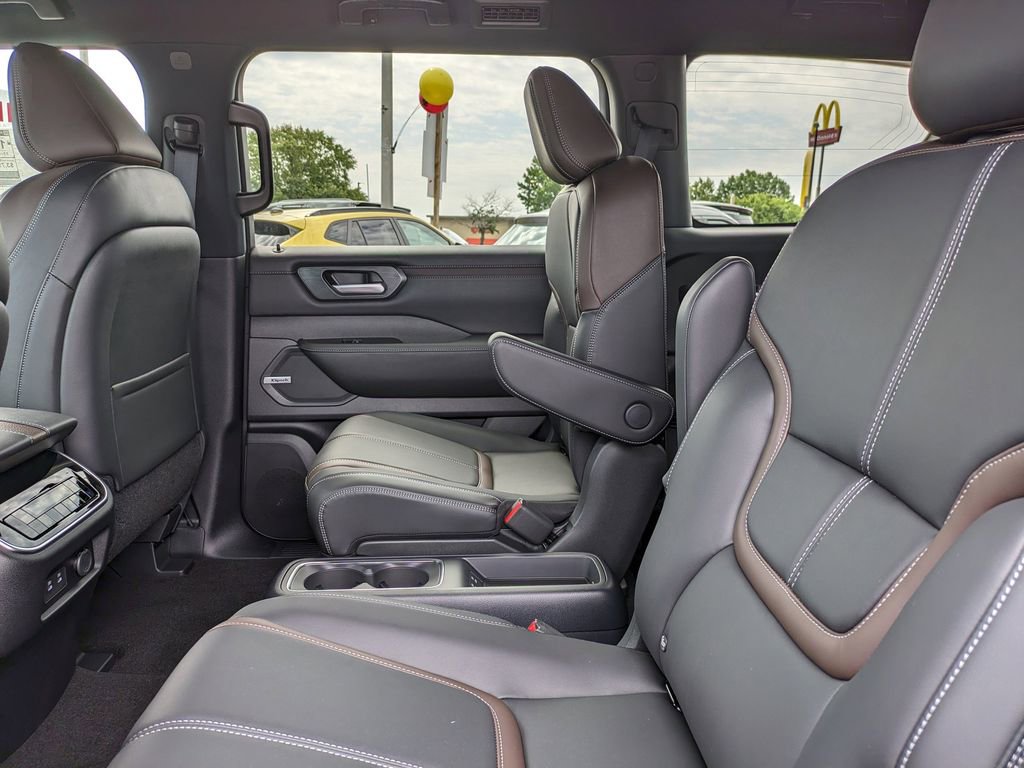 New 2025 Nissan Armada SL w/ Captain's Chari Seat Package image 14
