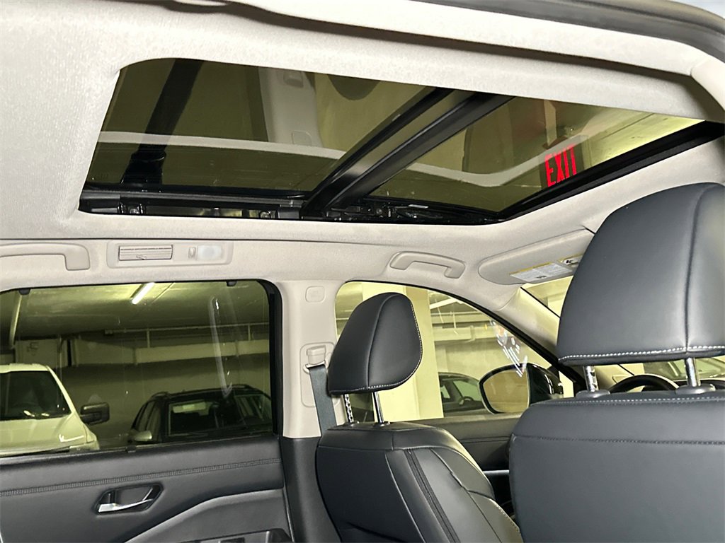 Used 2023 Nissan Pathfinder Platinum image 14