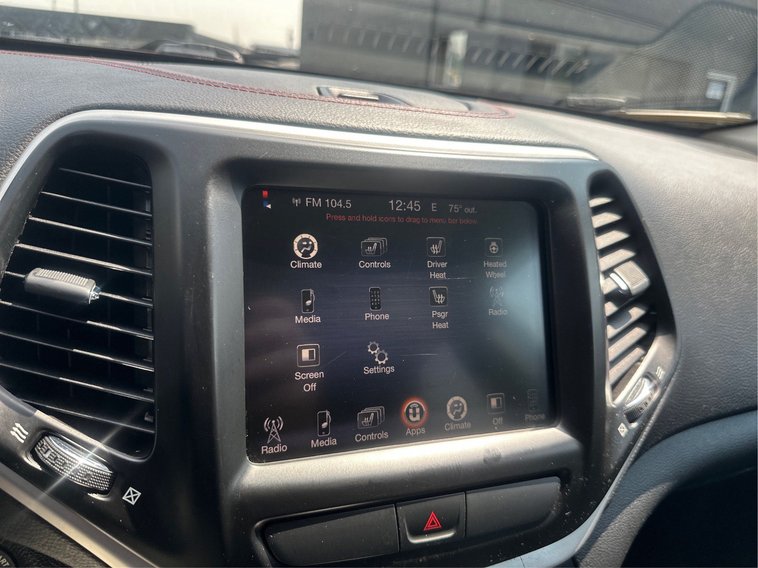Used 2016 Jeep Cherokee Trailhawk w/ Leather Interior Group AWD/4WD image 14