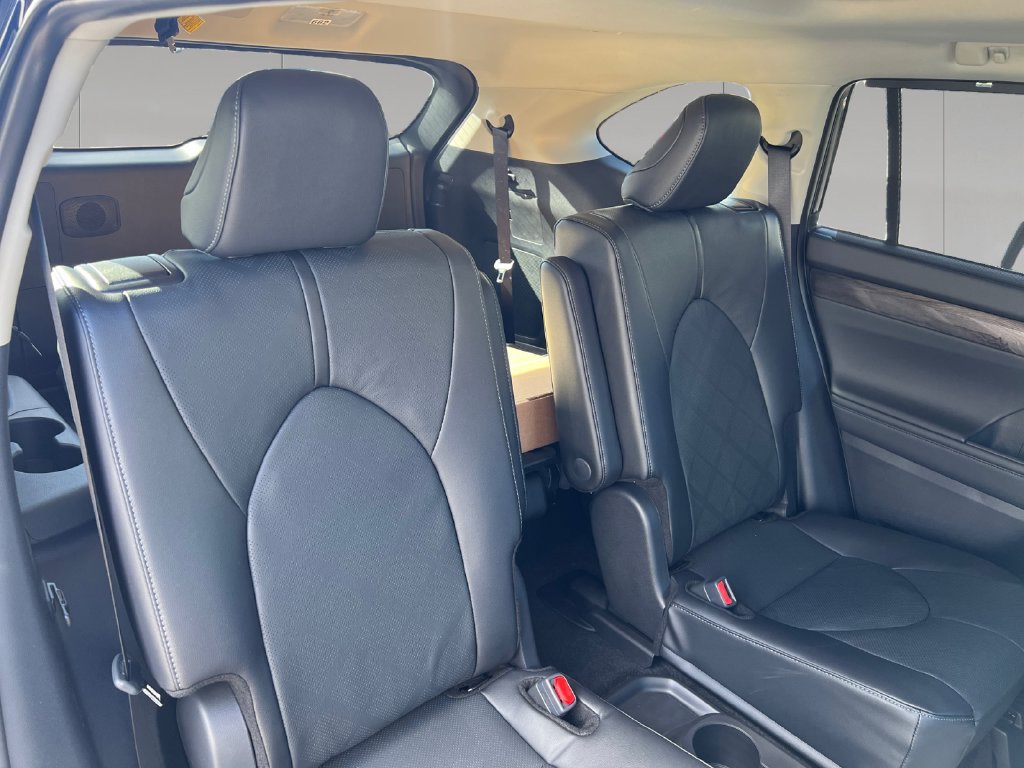 New 2026 Toyota Highlander Platinum AWD/4WD image 19
