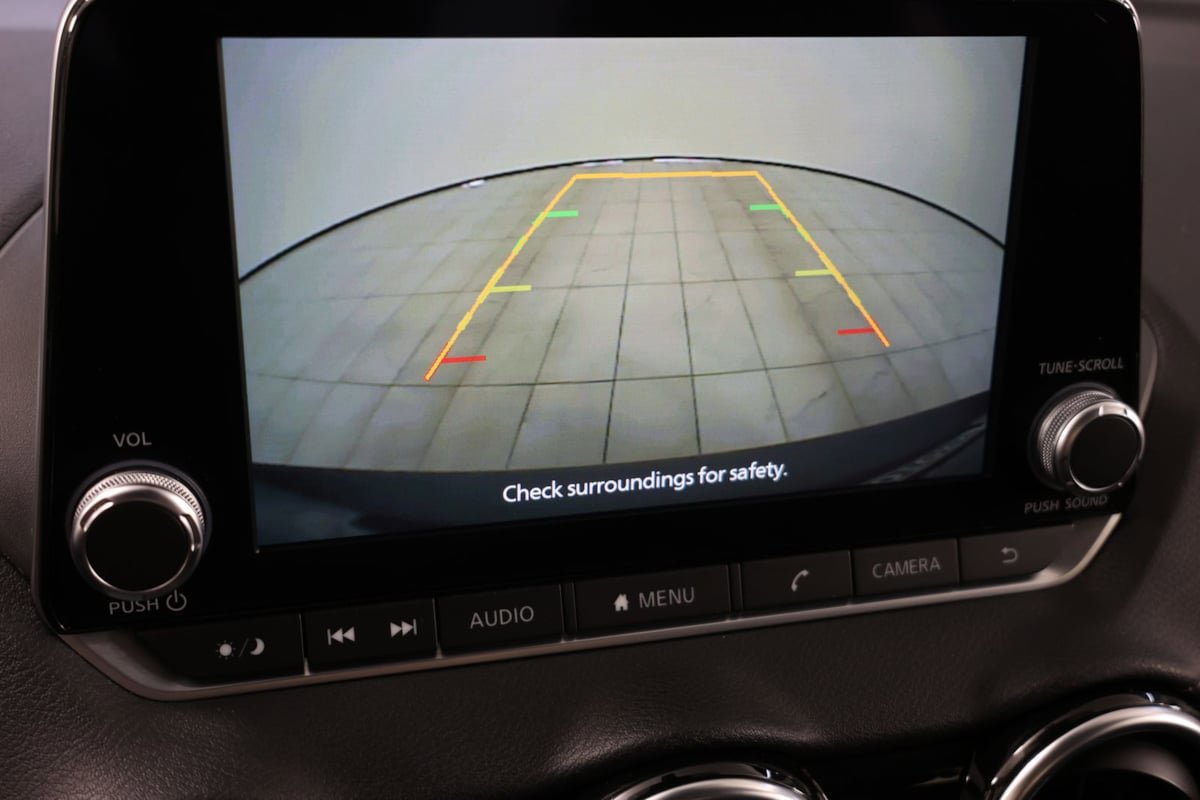 Used 2025 Nissan Sentra SV FWD image 7