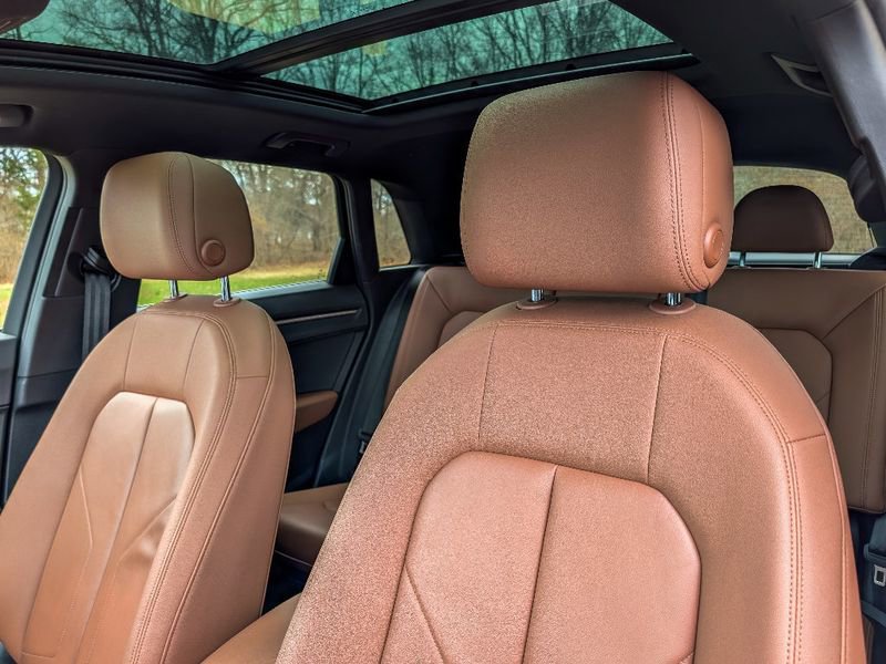 Used 2021 Audi Q3 2.0T Premium w/ Convenience Package image 16