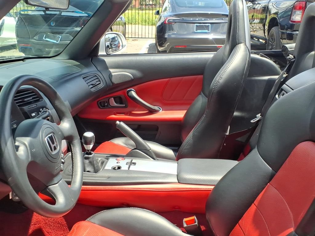 Used 2004 Honda S2000 image 17