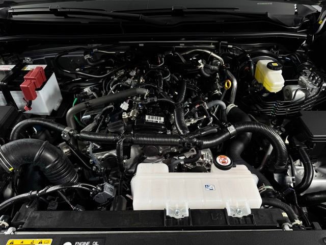 Used 2025 Toyota 4Runner SR5 AWD/4WD image 13