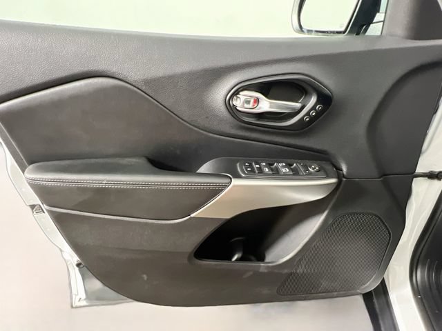 Used 2021 Jeep Cherokee High Altitude AWD/4WD image 32