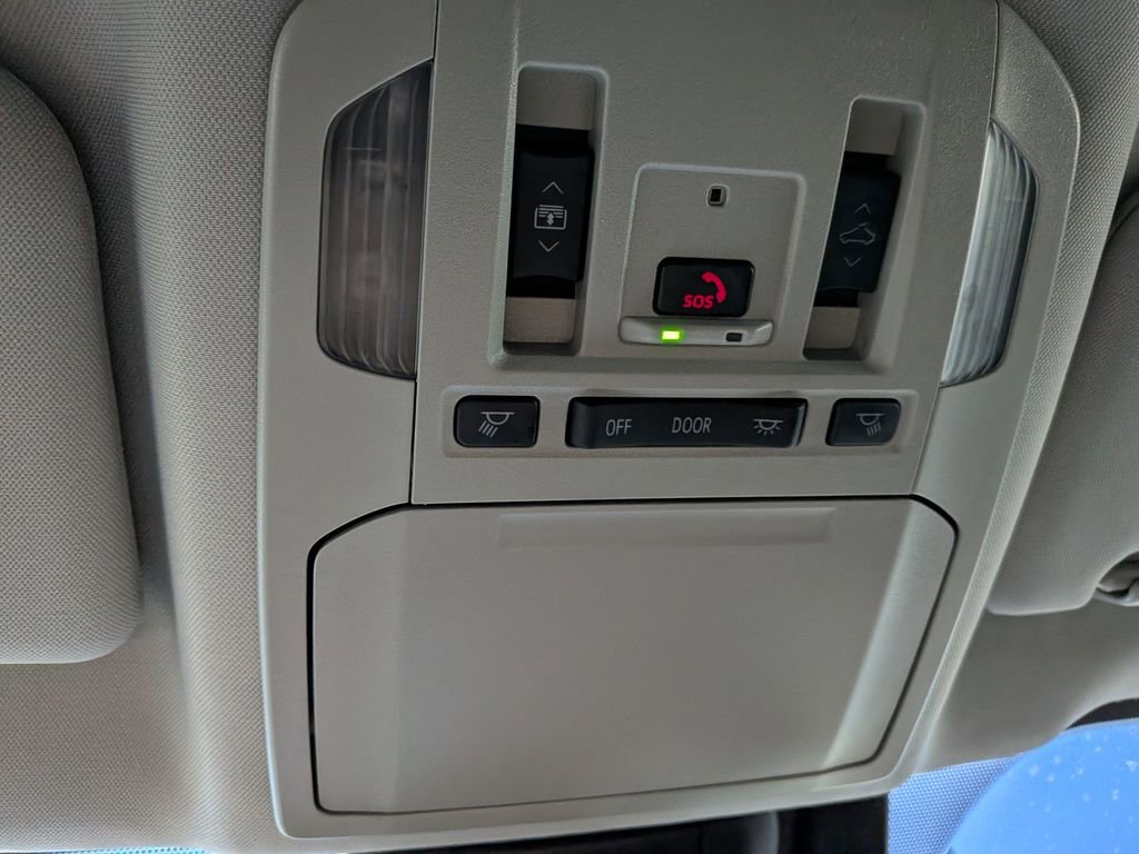 Used 2024 Toyota Highlander Platinum image 24