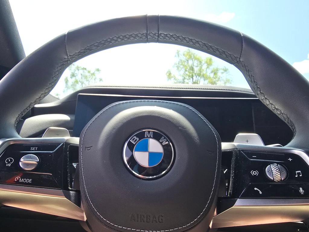 Used 2024 BMW 760i xDrive AWD/4WD image 28