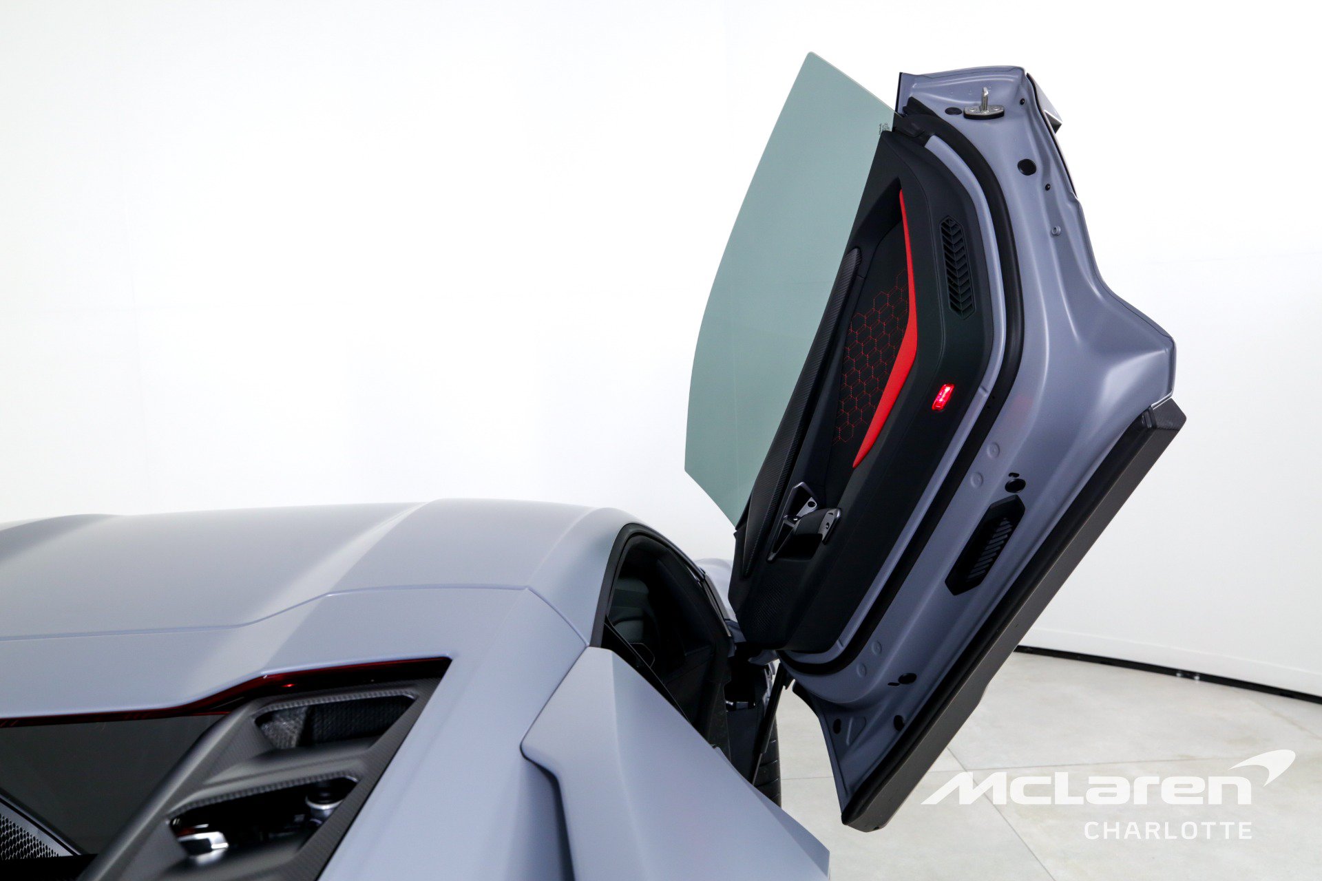 Used 2024 Lamborghini Revuelto AWD/4WD image 18