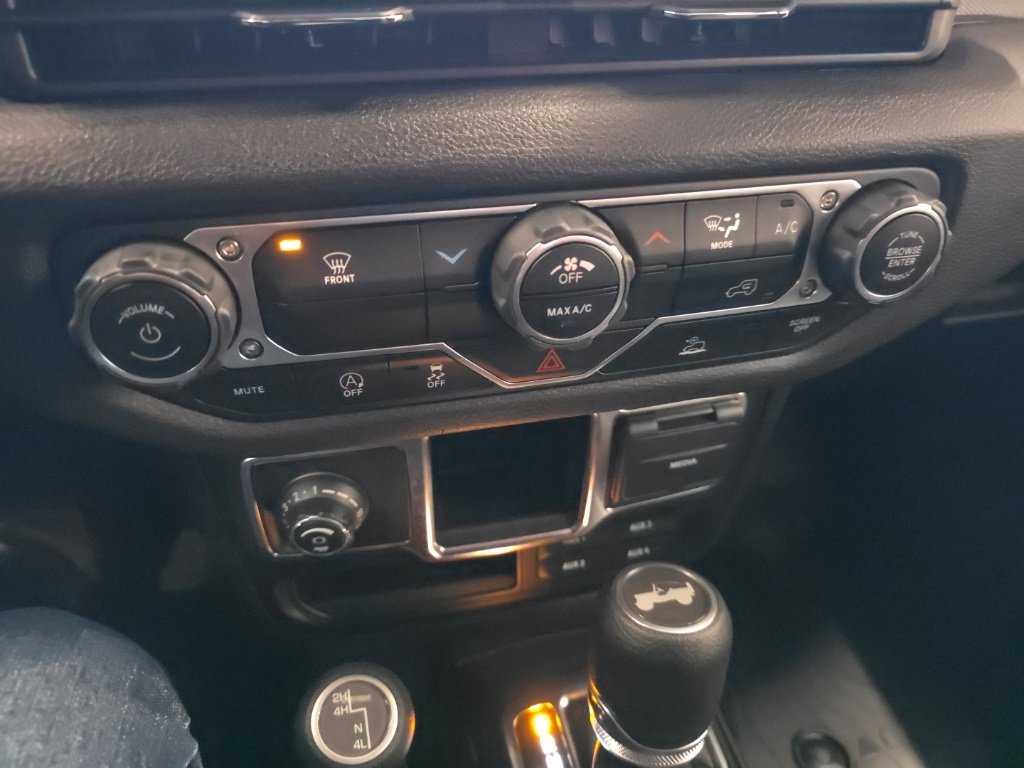 Used 2024 Jeep Wrangler Sport image 18