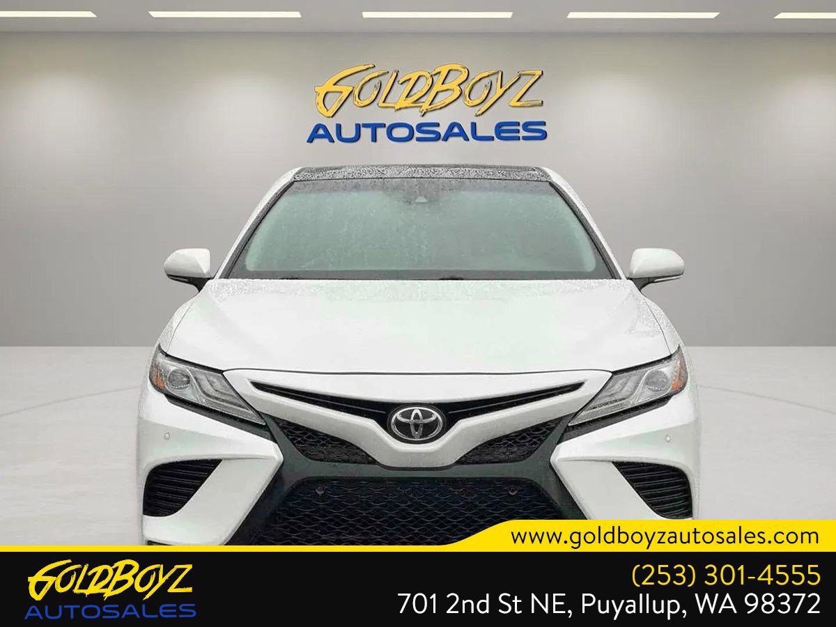 Used 2018 Toyota Camry XSE image 6
