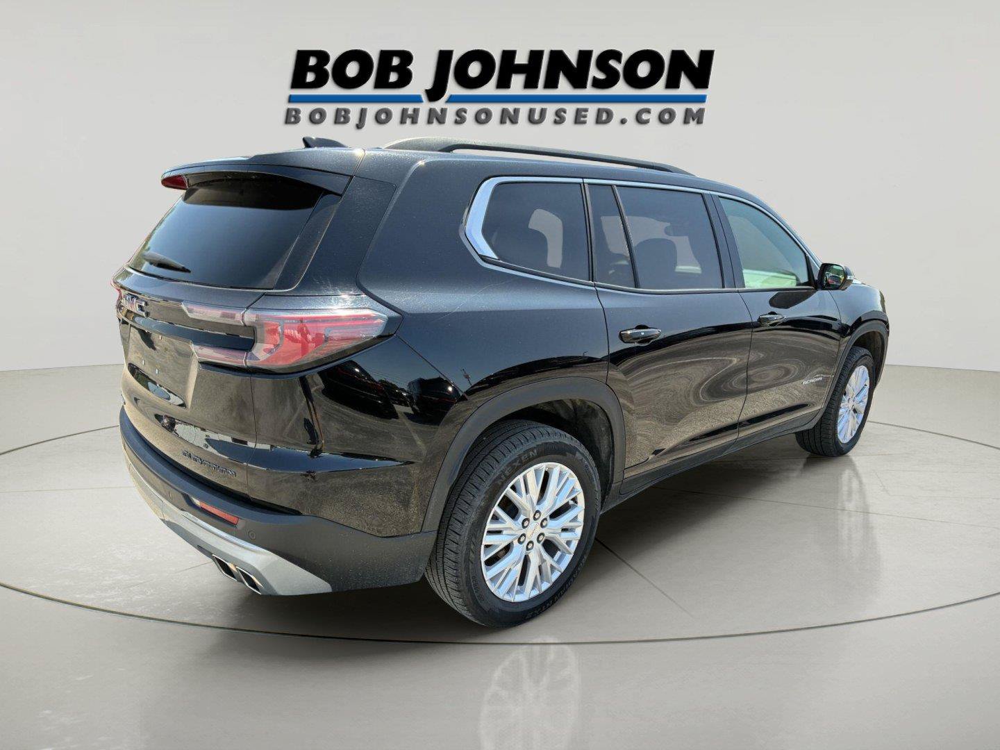 Used 2025 GMC Acadia Elevation w/ Elevation Premium Package AWD/4WD image 7