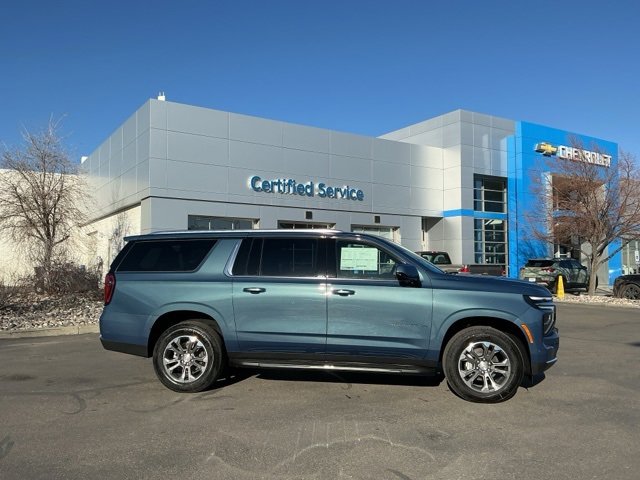 New 2026 Chevrolet Suburban LS image 2