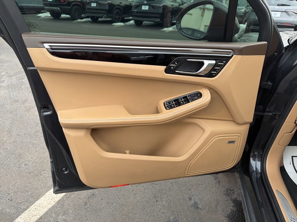 Used 2017 Porsche Macan S image 19