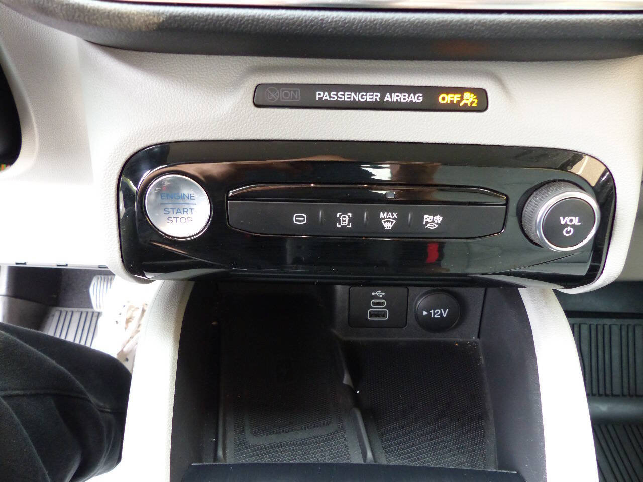 Used 2026 Ford Escape Platinum AWD/4WD image 33