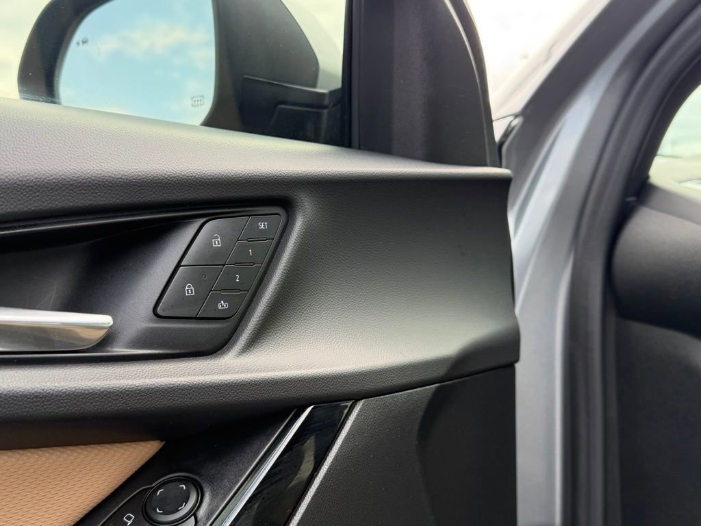 Used 2025 Chevrolet Equinox ACTIV w/ Convenience Package III image 14