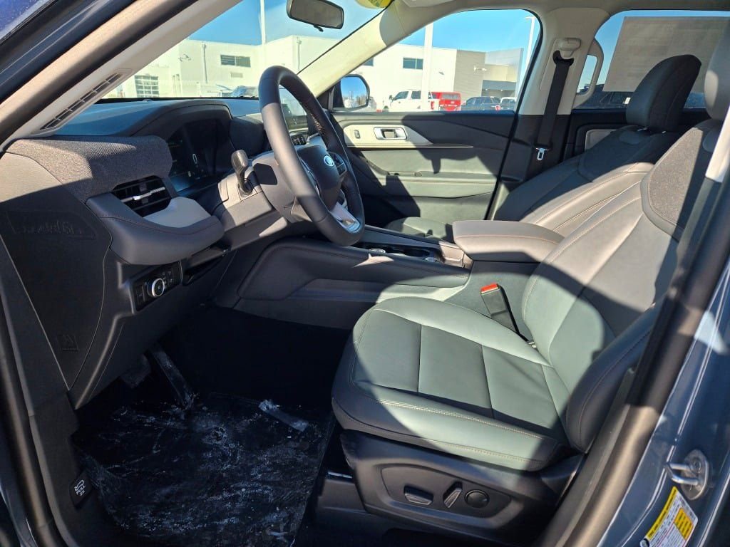 New 2026 Ford Explorer Active w/ Active Comfort Package image 23