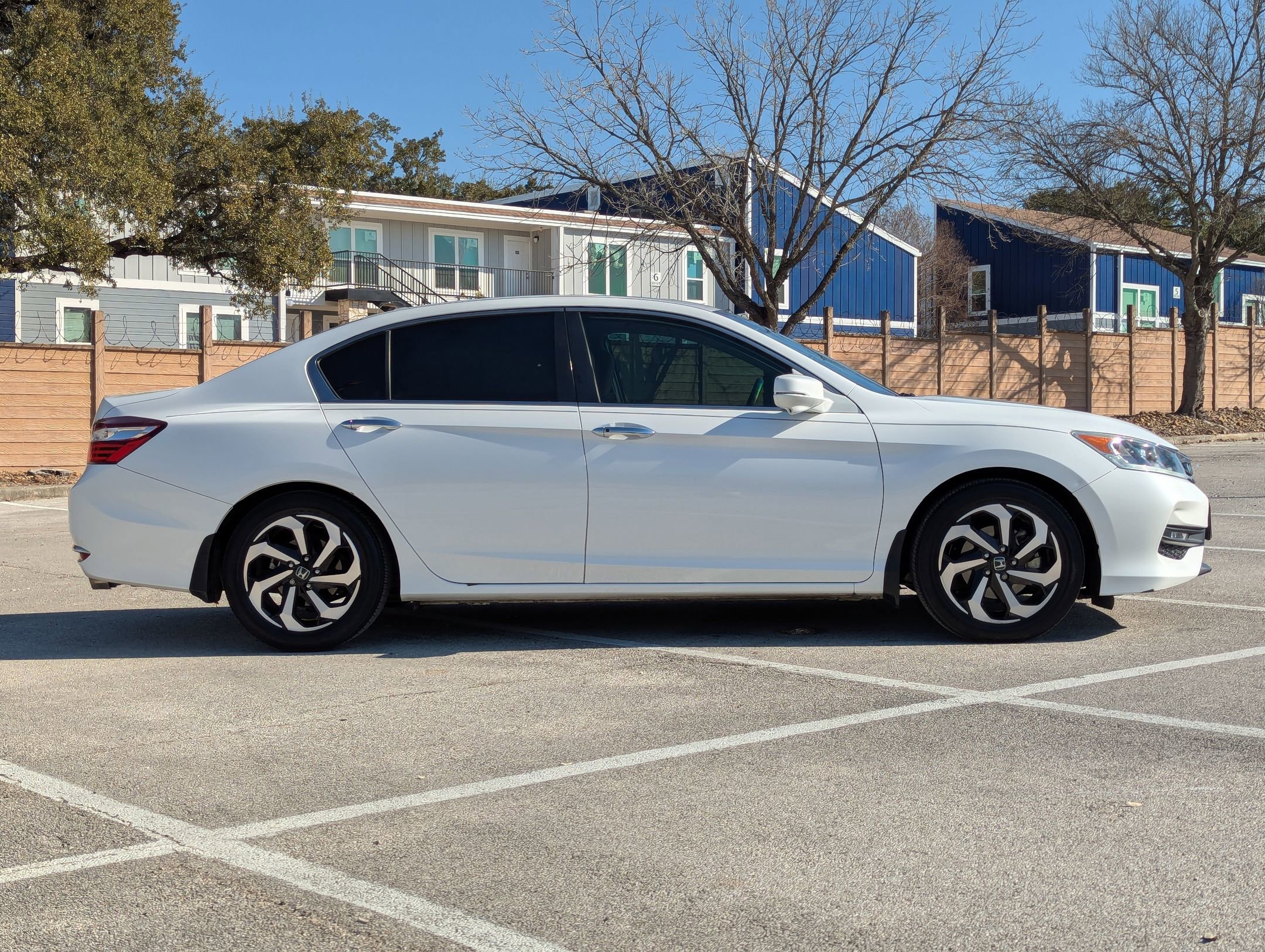 Used 2016 Honda Accord EX-L image 3