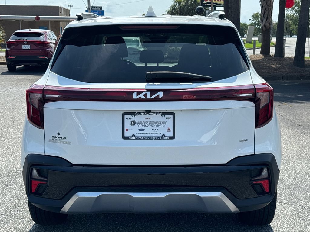 Certified 2025 Kia Seltos EX w/ EX Sunroof Package AWD/4WD image 4