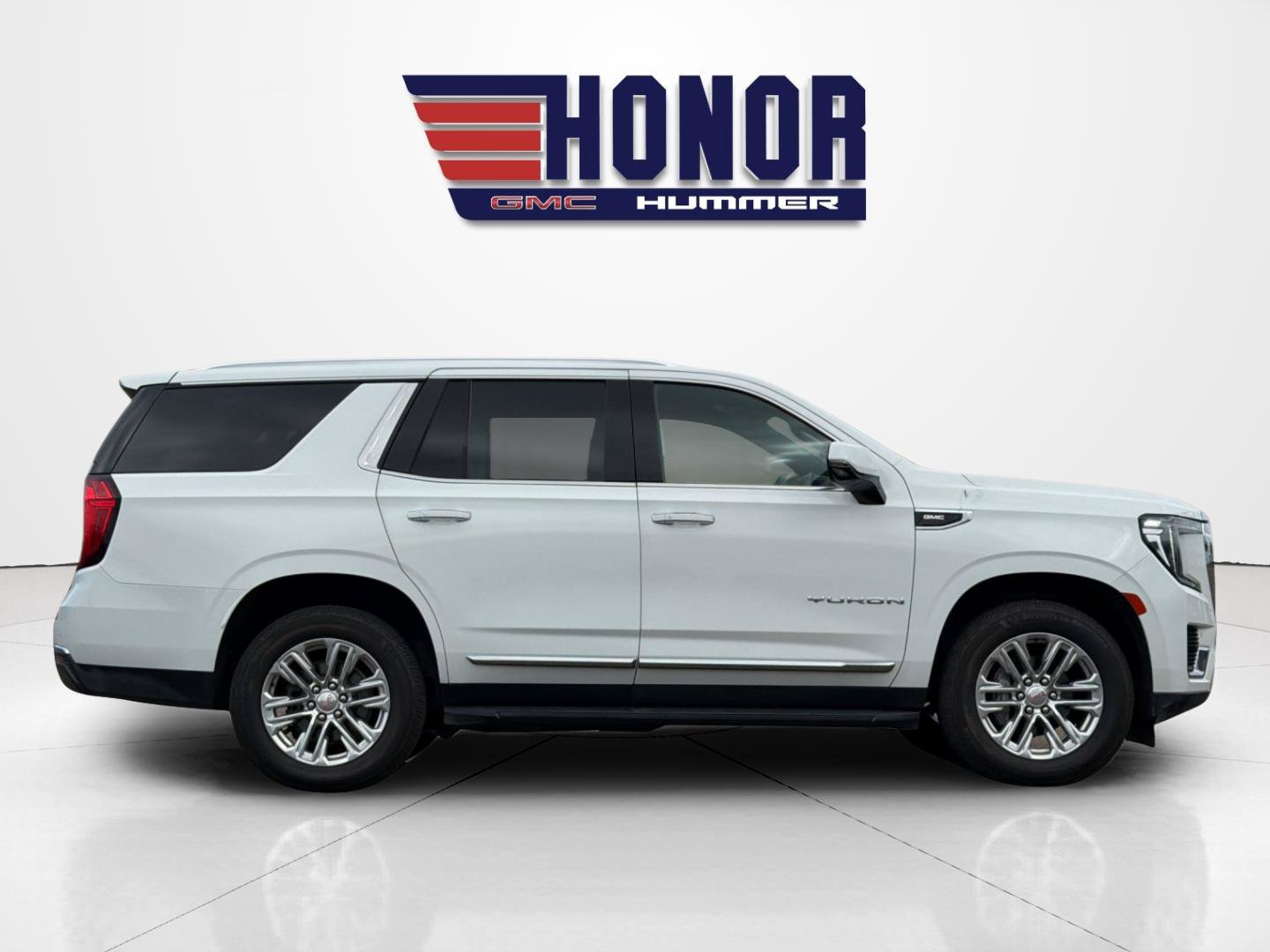 Used 2021 GMC Yukon SLT w/ SLT Luxury Package RWD image 3
