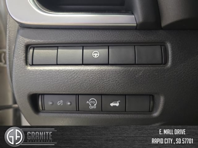 Used 2024 Nissan Rogue SV AWD/4WD image 30