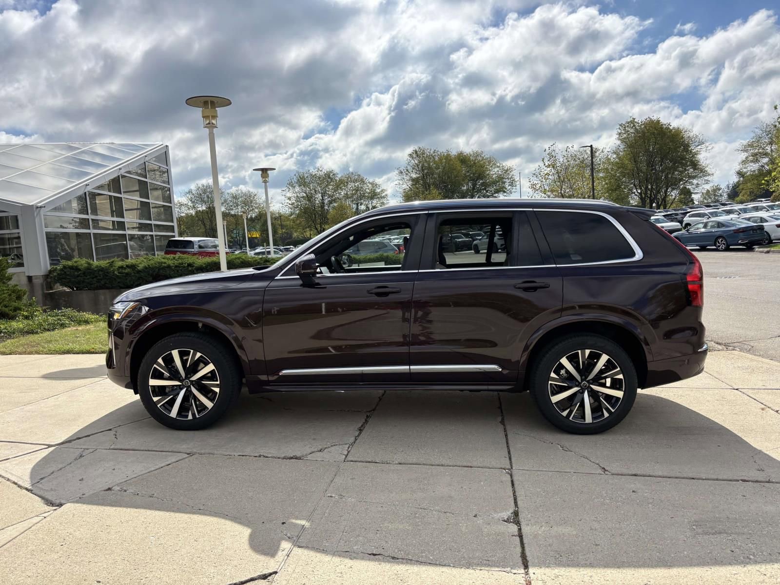 Used 2026 Volvo XC90 B5 Core w/ Protection Package Premier AWD/4WD image 4