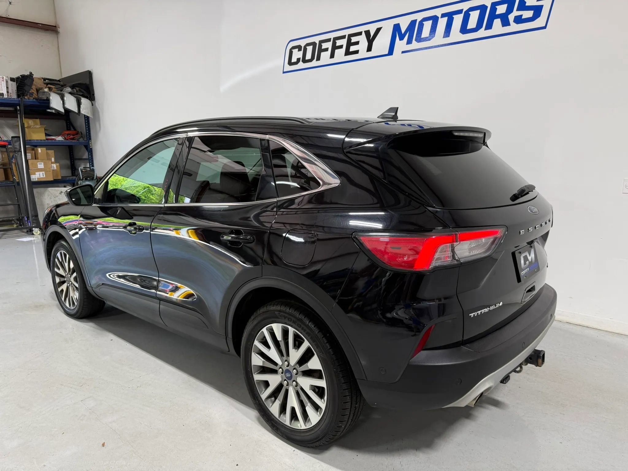 Used 2021 Ford Escape Titanium AWD/4WD image 4