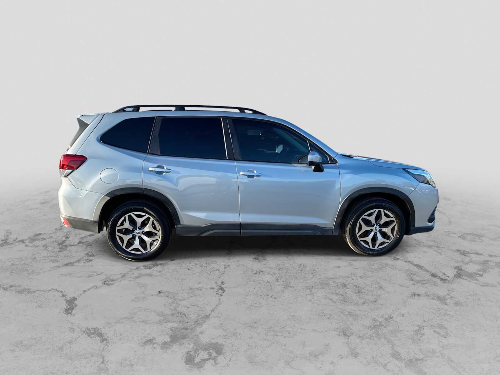 Used 2022 Subaru Forester Premium AWD/4WD image 9