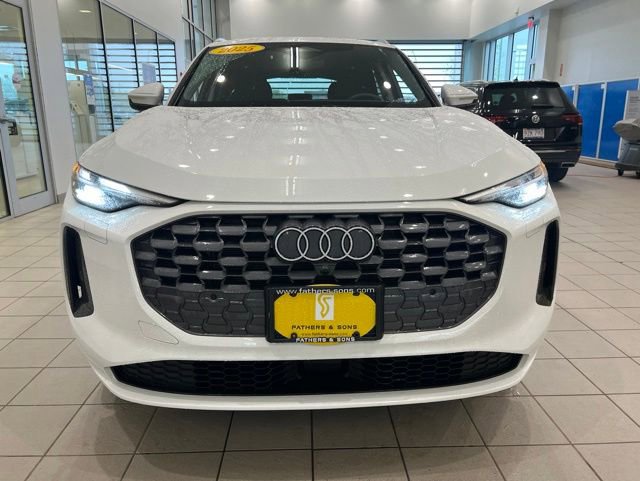 Used 2025 Audi Q5 Premium w/ 19" Wheel Package AWD/4WD image 2