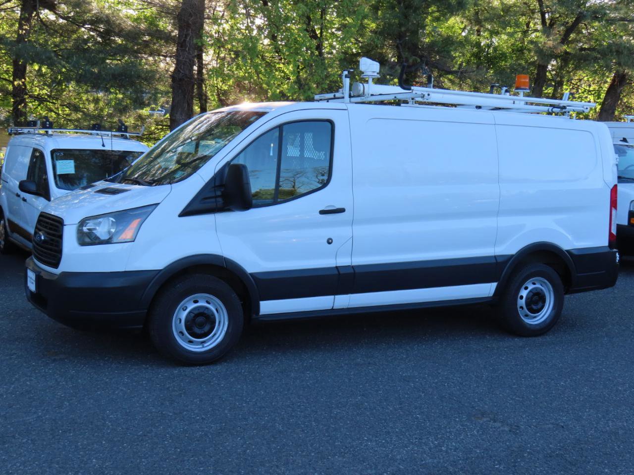 Used 2015 Ford Transit 150 130 Low Roof RWD image 2